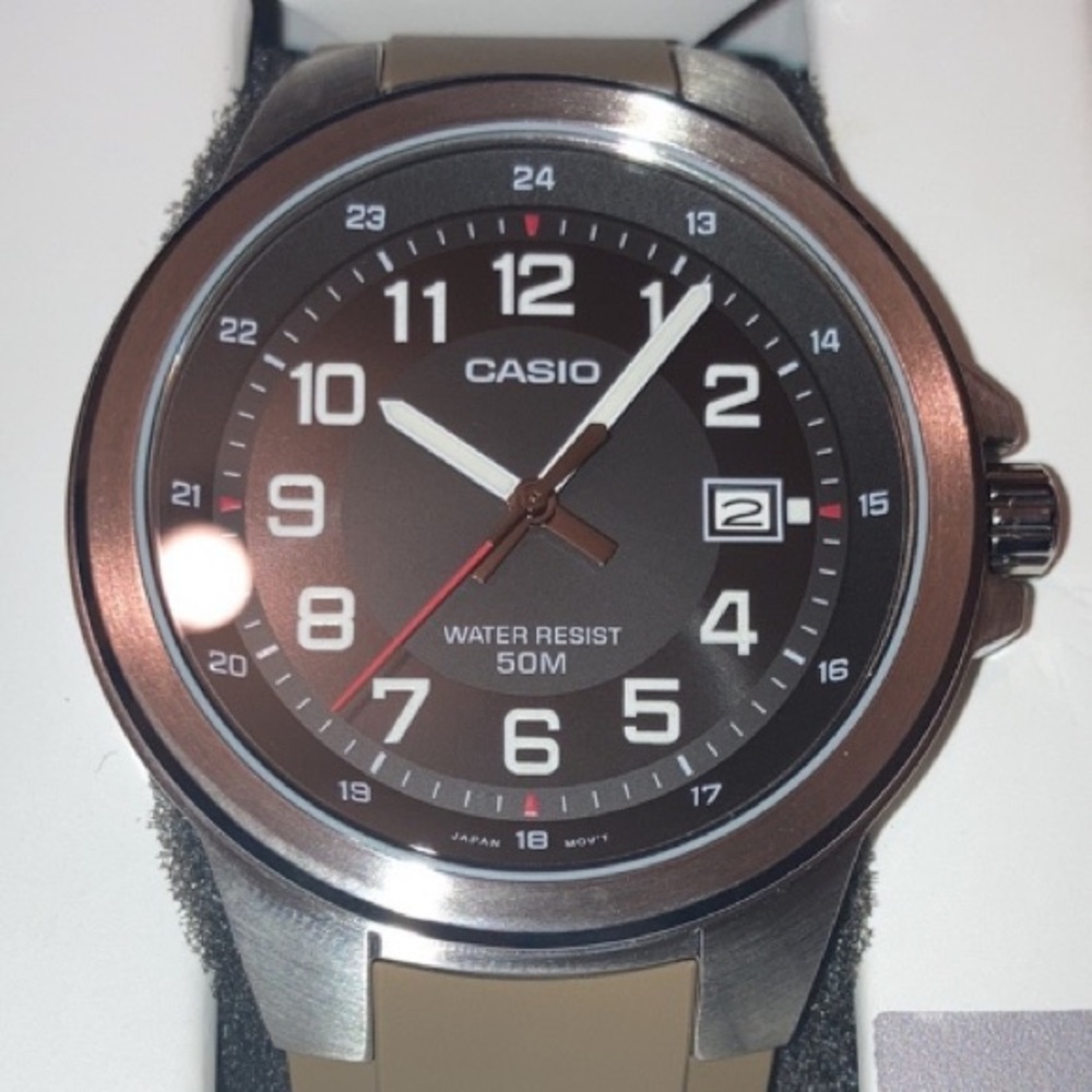 Casio field watch MTPE190-1BV